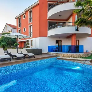 https://villa-sv-petar.hotelinzadar.com