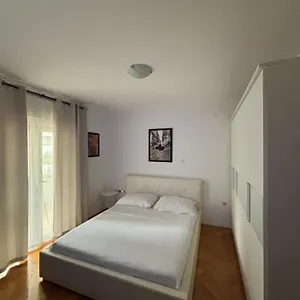 Apartament Mladeng